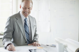 【就活のネクタイ】スーツに合わせるべきオススメの色と柄を紹介！